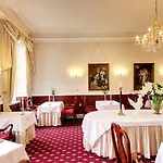 Hvedholm Slotshotel 4* 福堡