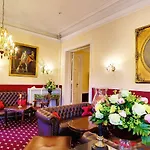 Hvedholm Slotshotel 酒店