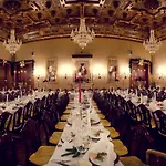 Hvedholm Slotshotel 호텔 4*