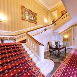 Hvedholm Slotshotel 福堡