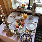 Hvedholm Slotshotel 酒店