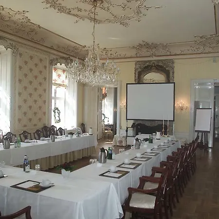 Hotel Hvedholm Slotshotel