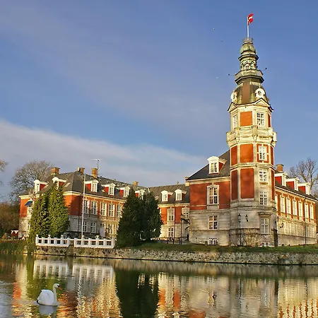 Отель Hvedholm Slotshotel 4*