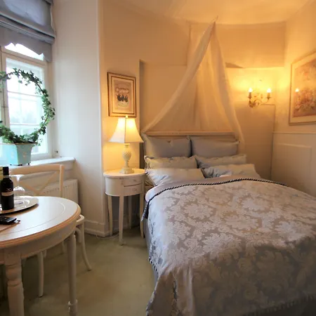 Отель Hvedholm Slotshotel