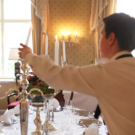 Отель Hvedholm Slotshotel