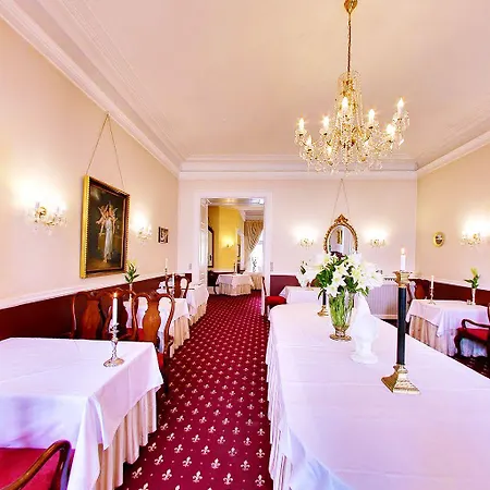 Отель Hvedholm Slotshotel 4*