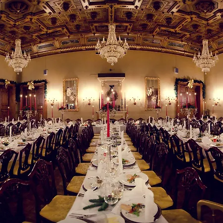 Hvedholm Slotshotel Отель 4*