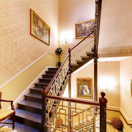 Отель Hvedholm Slotshotel