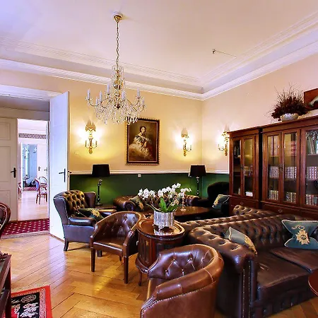 Hvedholm Slotshotel 4*