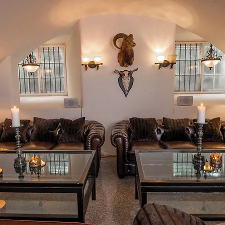 Hvedholm Slotshotel Отель