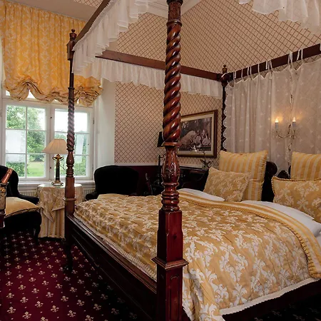 Hvedholm Slotshotel Hotel 4*