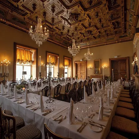 Hvedholm Slotshotel 4*