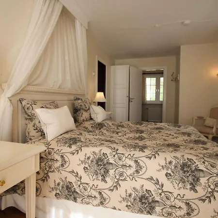Hvedholm Slotshotel 4* Fåborg