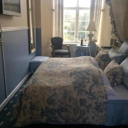 Hvedholm Slotshotel 4*