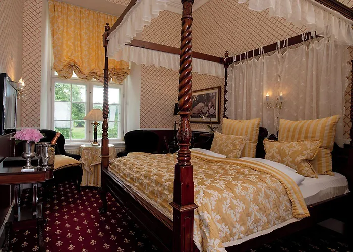 Hvedholm Slotshotel Hotel 4*