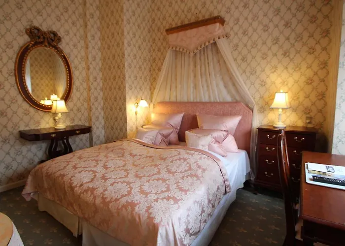 Hotel Hvedholm Slotshotel